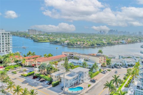 Condo in Fort Lauderdale, Florida, 1 bedroom  № 1017463 - photo 13