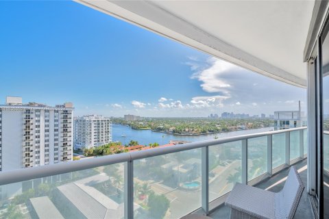 Condo in Fort Lauderdale, Florida, 1 bedroom  № 1017463 - photo 12