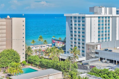 Condo in Fort Lauderdale, Florida, 1 bedroom  № 1017463 - photo 15