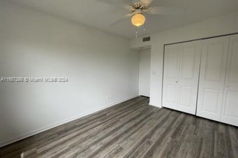 Condo in Coral Springs, Florida, 2 bedrooms  № 1381898 - photo 11