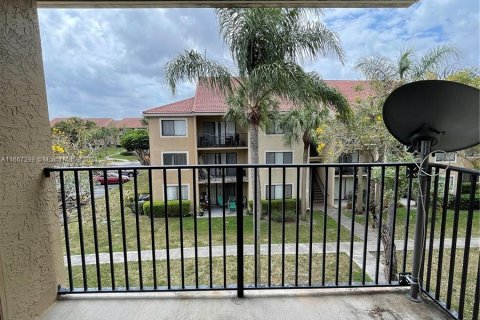 Condo in Coral Springs, Florida, 2 bedrooms  № 1381898 - photo 26