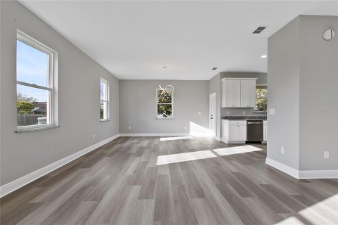 Adosado en venta en Tampa, Florida, 3 dormitorios, 186.92 m2 № 1256195 - foto 7