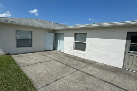 Apartamento en alquiler en Leesburg, Florida, 3 dormitorios, 172.24 m2 № 1284507 - foto 2