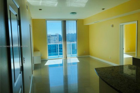 Condominio en venta en Hallandale Beach, Florida, 2 dormitorios, 123.56 m2 № 1047265 - foto 3