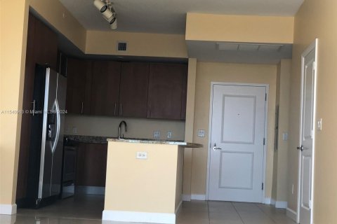 Condo in Hallandale Beach, Florida, 2 bedrooms  № 1047265 - photo 4