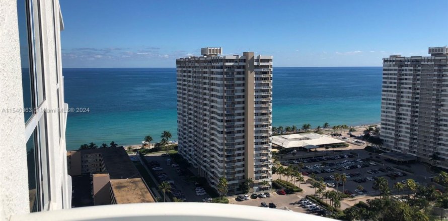 Condo à Hallandale Beach, Floride, 2 chambres  № 1047265