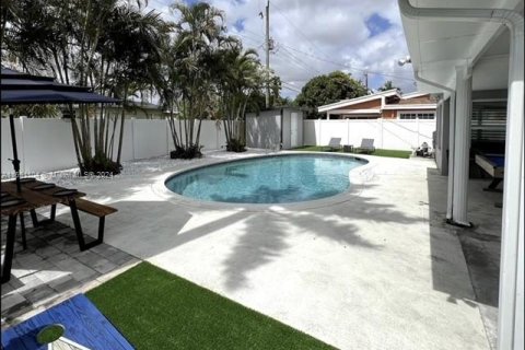 Casa en venta en Miramar, Florida, 3 dormitorios № 1333374 - foto 1