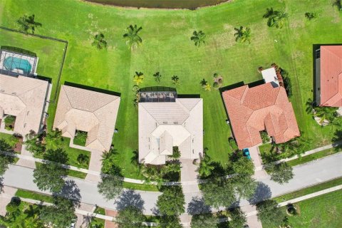 Villa ou maison à vendre à Kissimmee, Floride: 4 chambres, 217.48 m2 № 1284628 - photo 29