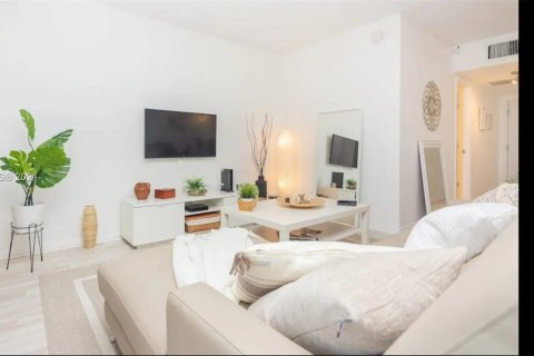 Condominio en venta en Miami Beach, Florida, 70.61 m2 № 1272505 - foto 8