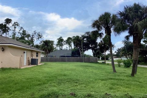 House in North Port, Florida 3 bedrooms, 161.93 sq.m. № 1340059 - photo 28