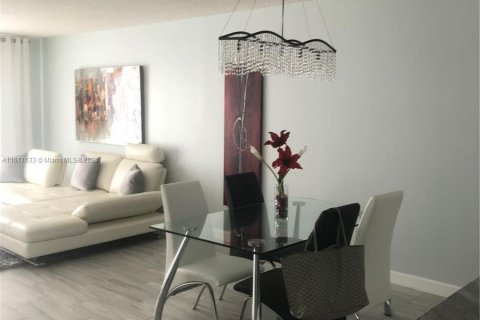 Copropriété à vendre à Hallandale Beach, Floride: 1 chambre, 85.75 m2 № 1241606 - photo 4