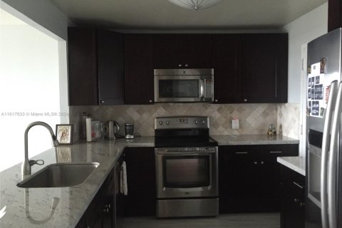 Condominio en venta en Hallandale Beach, Florida, 1 dormitorio, 85.75 m2 № 1241606 - foto 18