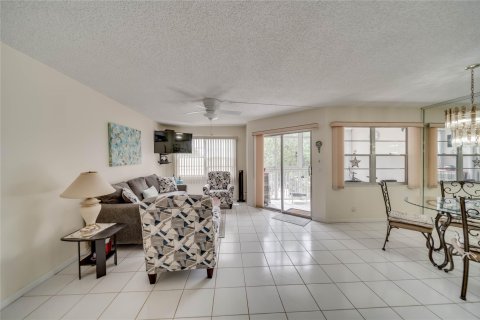 Condominio en venta en Pembroke Pines, Florida, 1 dormitorio, 97.18 m2 № 1075675 - foto 22