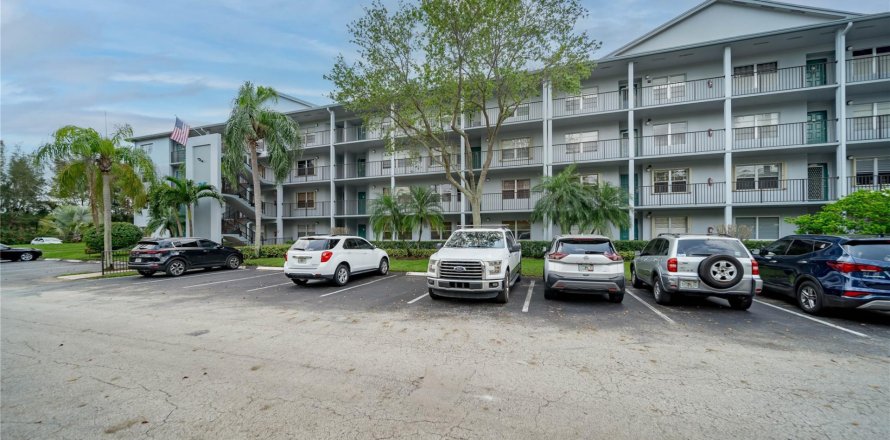 Condominio en Pembroke Pines, Florida, 1 dormitorio  № 1075675