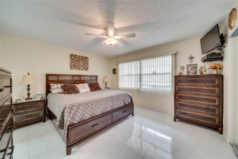 Copropriété à vendre à Pembroke Pines, Floride: 1 chambre, 97.18 m2 № 1075675 - photo 14