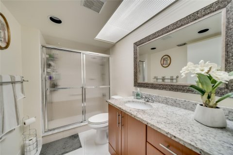 Condominio en venta en Pembroke Pines, Florida, 1 dormitorio, 97.18 m2 № 1075675 - foto 10