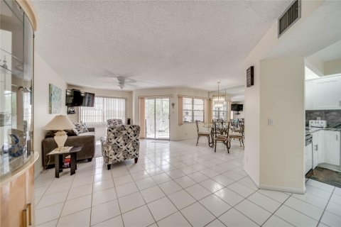 Condo in Pembroke Pines, Florida, 1 bedroom  № 1075675 - photo 20