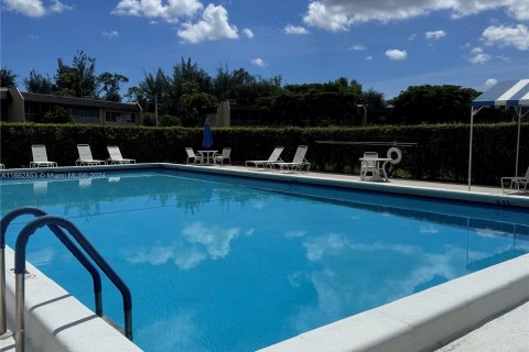 Condo in West Palm Beach, Florida, 2 bedrooms  № 1375022 - photo 15