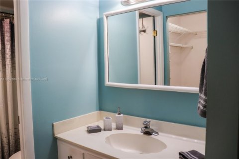 Condo in West Palm Beach, Florida, 2 bedrooms  № 1375022 - photo 4