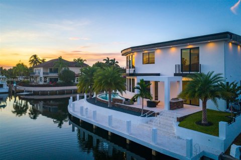 Villa ou maison à vendre à Lighthouse Point, Floride: 5 chambres, 435.53 m2 № 1059405 - photo 3