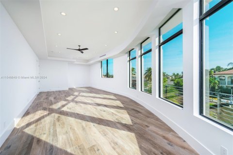 Casa en venta en Lighthouse Point, Florida, 5 dormitorios, 435.53 m2 № 1059405 - foto 17