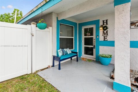 Casa en venta en North Lauderdale, Florida, 4 dormitorios, 127.28 m2 № 1227170 - foto 5