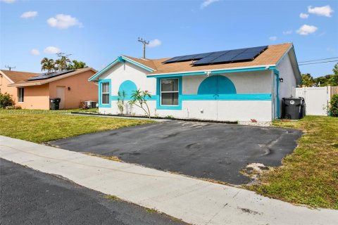 Casa en venta en North Lauderdale, Florida, 4 dormitorios, 127.28 m2 № 1227170 - foto 3