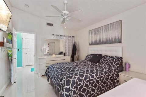 Villa ou maison à vendre à North Lauderdale, Floride: 4 chambres, 127.28 m2 № 1227170 - photo 26