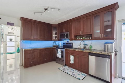 Casa en venta en North Lauderdale, Florida, 4 dormitorios, 127.28 m2 № 1227170 - foto 15