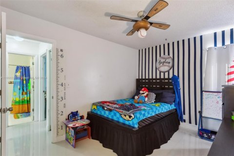 Villa ou maison à vendre à North Lauderdale, Floride: 4 chambres, 127.28 m2 № 1227170 - photo 21