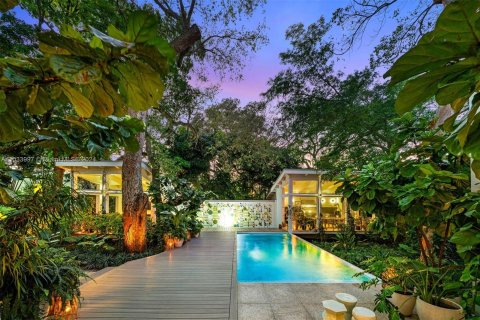 Casa en venta en Miami Shores, Florida, 5 dormitorios, 514.86 m2 № 1021340 - foto 2
