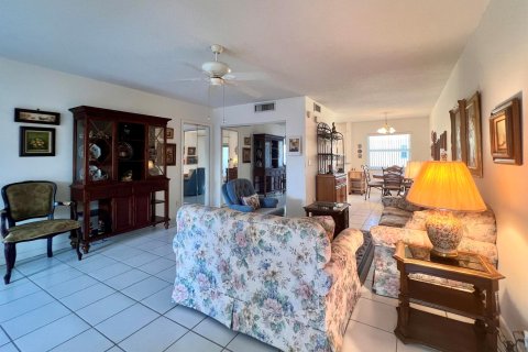 Condo in West Palm Beach, Florida, 2 bedrooms  № 1037951 - photo 19