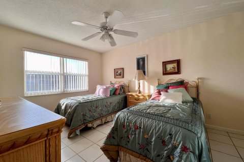 Condo in West Palm Beach, Florida, 2 bedrooms  № 1037951 - photo 12