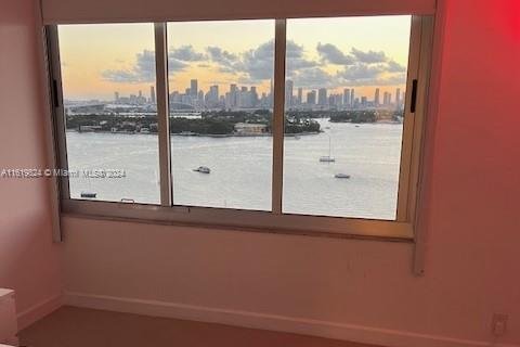 Condominio en venta en Miami Beach, Florida, 1 dormitorio, 77.76 m2 № 1240931 - foto 5