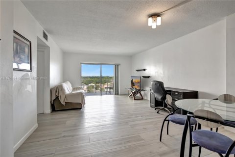 Condominio en venta en Hollywood, Florida, 1 dormitorio, 78.41 m2 № 1402890 - foto 3