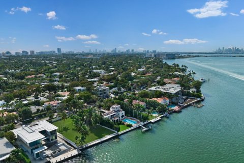 Casa en venta en Miami Beach, Florida, 7 dormitorios, 812.06 m2 № 1035362 - foto 14