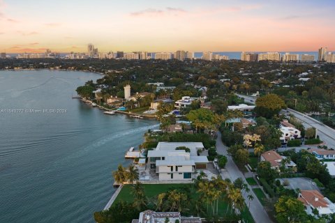 Casa en venta en Miami Beach, Florida, 7 dormitorios, 812.06 m2 № 1035362 - foto 24