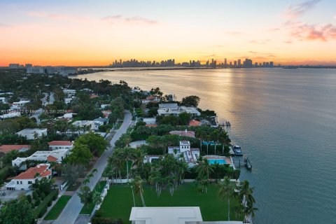 Casa en venta en Miami Beach, Florida, 7 dormitorios, 812.06 m2 № 1035362 - foto 21