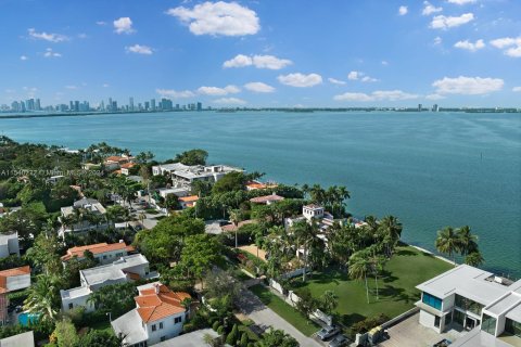 Casa en venta en Miami Beach, Florida, 7 dormitorios, 812.06 m2 № 1035362 - foto 15