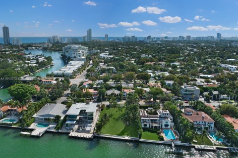 Casa en venta en Miami Beach, Florida, 7 dormitorios, 812.06 m2 № 1035362 - foto 13