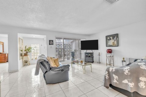 Villa ou maison à vendre à Cooper City, Floride: 4 chambres, 201.97 m2 № 1026713 - photo 29