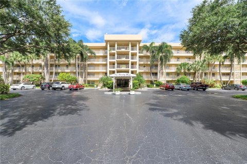 Copropriété à vendre à Pompano Beach, Floride: 3 chambres, 171.03 m2 № 1331232 - photo 1