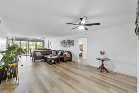 Copropriété à vendre à Pompano Beach, Floride: 3 chambres, 171.03 m2 № 1331232 - photo 15