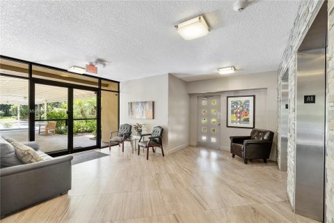 Copropriété à vendre à Pompano Beach, Floride: 3 chambres, 171.03 m2 № 1331232 - photo 2