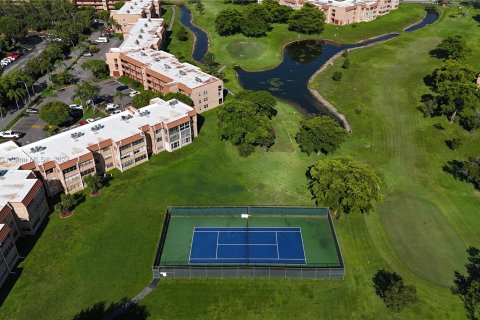 Condo in Sunrise, Florida, 1 bedroom  № 1293645 - photo 17