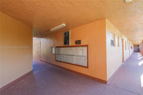 Condo in Sunrise, Florida, 1 bedroom  № 1293645 - photo 21