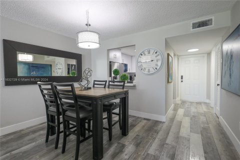 Copropriété à vendre à Sunrise, Floride: 1 chambre, 69.12 m2 № 1293645 - photo 6