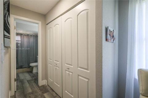 Copropriété à vendre à Sunrise, Floride: 1 chambre, 69.12 m2 № 1293645 - photo 11