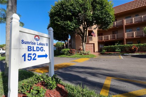 Condo in Sunrise, Florida, 1 bedroom  № 1293645 - photo 20