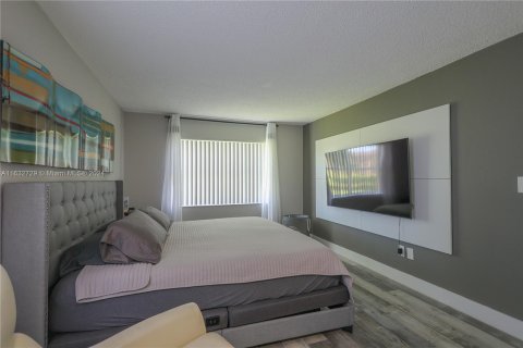 Condo in Sunrise, Florida, 1 bedroom  № 1293645 - photo 12